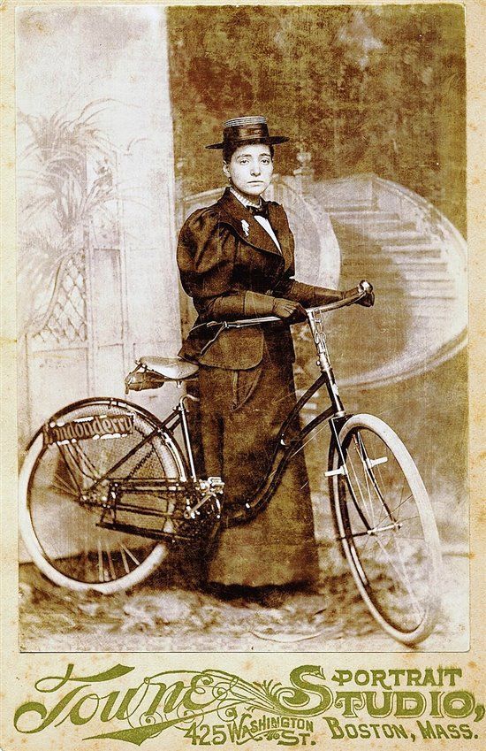 «Annie Londonderry» la primera mujer en dar la vuelta al mundo en bicicleta